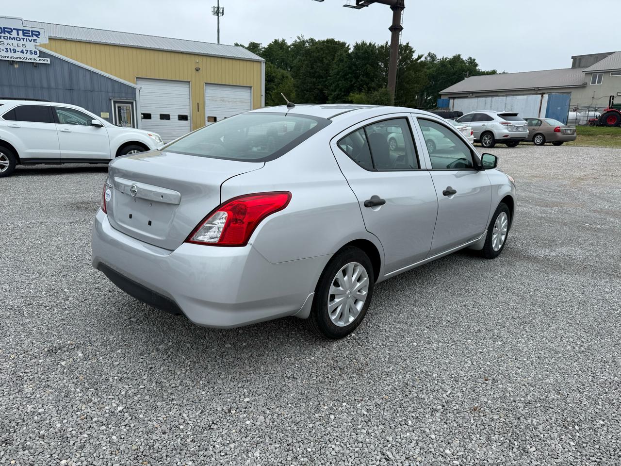 Nissan Versa 1.6 S 5M 2019