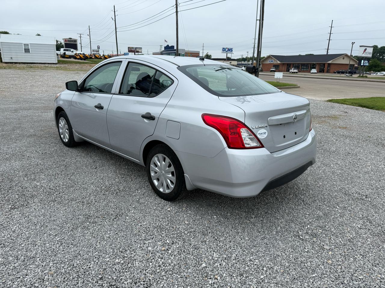 Nissan Versa 1.6 S 5M 2019
