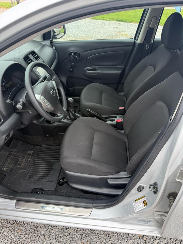 Nissan Versa 1.6 S 5M 2019