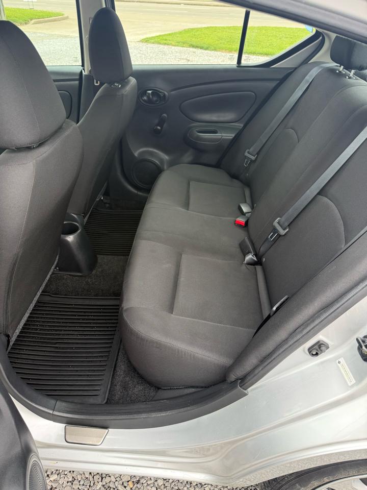 Nissan Versa 1.6 S 5M 2019