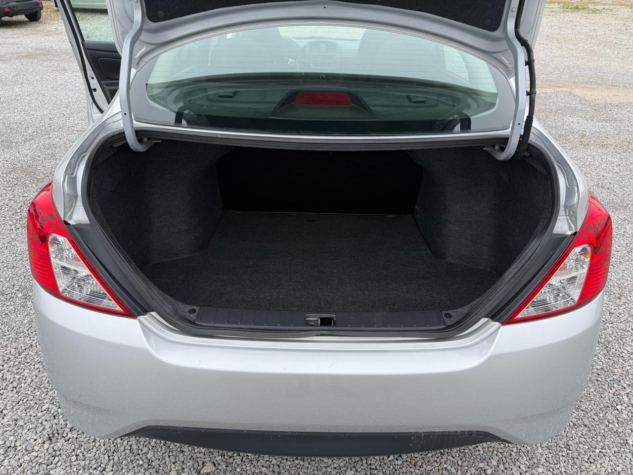 Nissan Versa 1.6 S 5M 2019