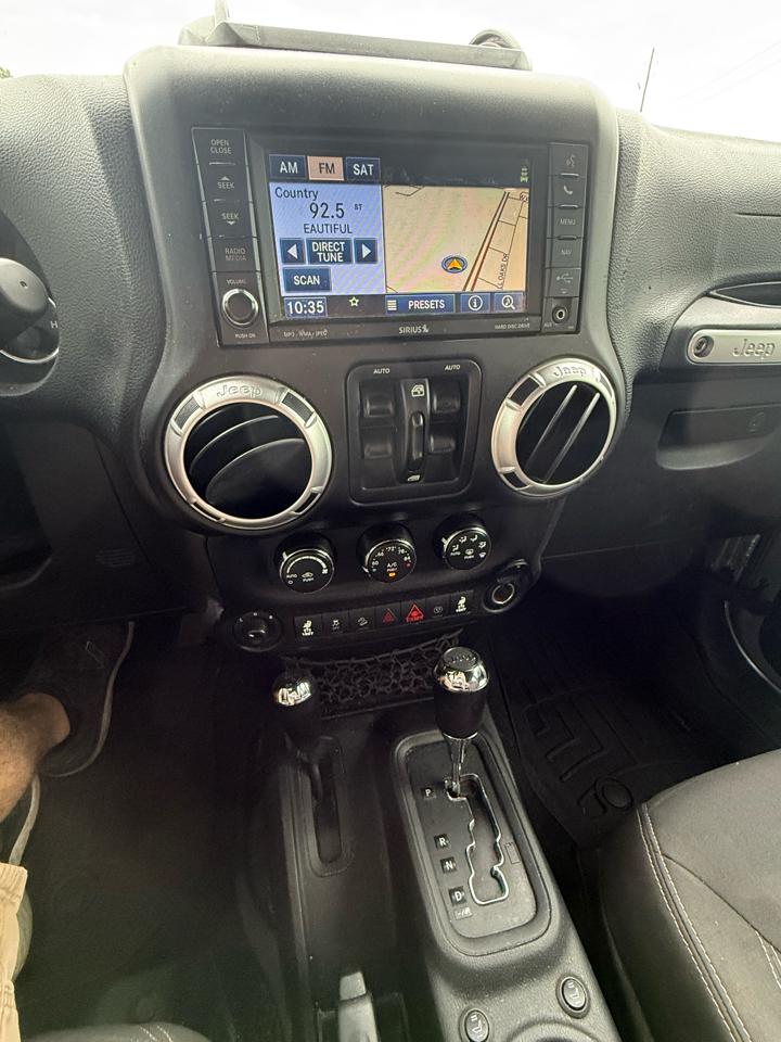 Jeep Wrangler Unlimited Sahara 4WD 2015
