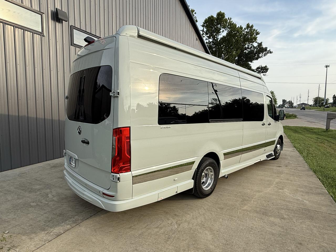 Mercedes-Benz Sprinter 3500 170-in. WB 2021