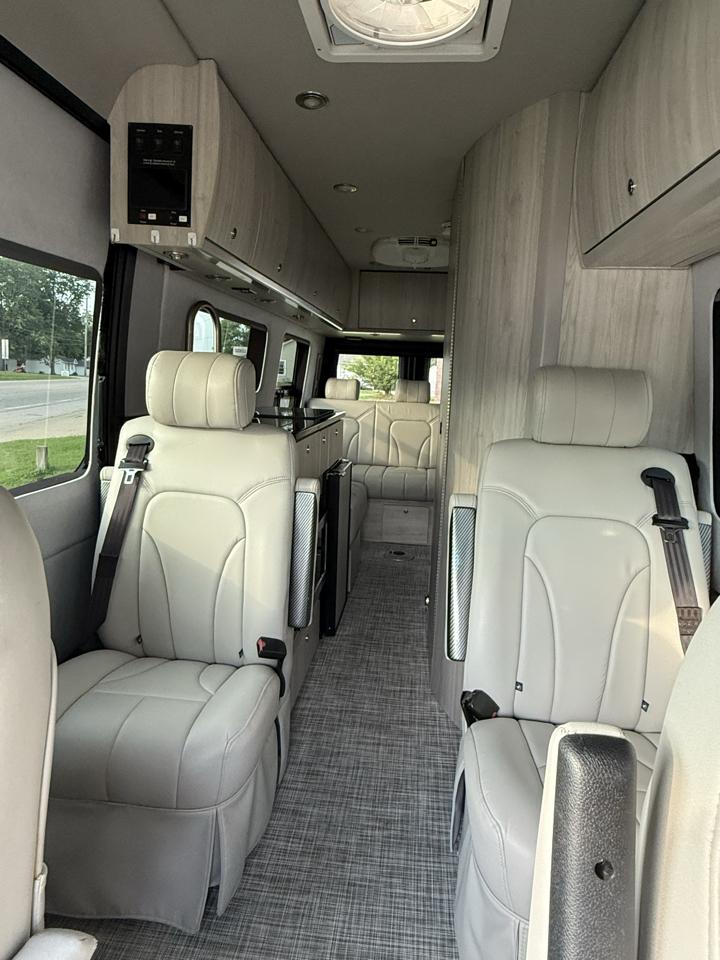Mercedes-Benz Sprinter 3500 170-in. WB 2021