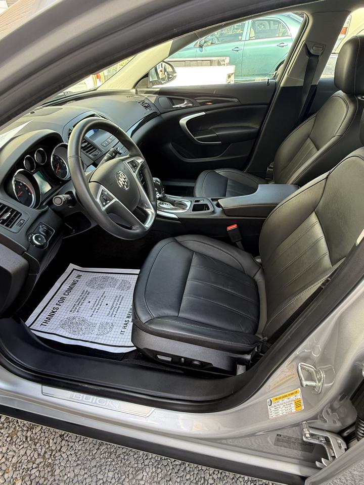 Buick Regal Base 2012