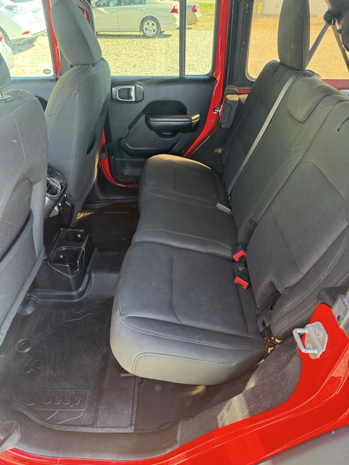 Jeep Wrangler Unlimited Sport 2018