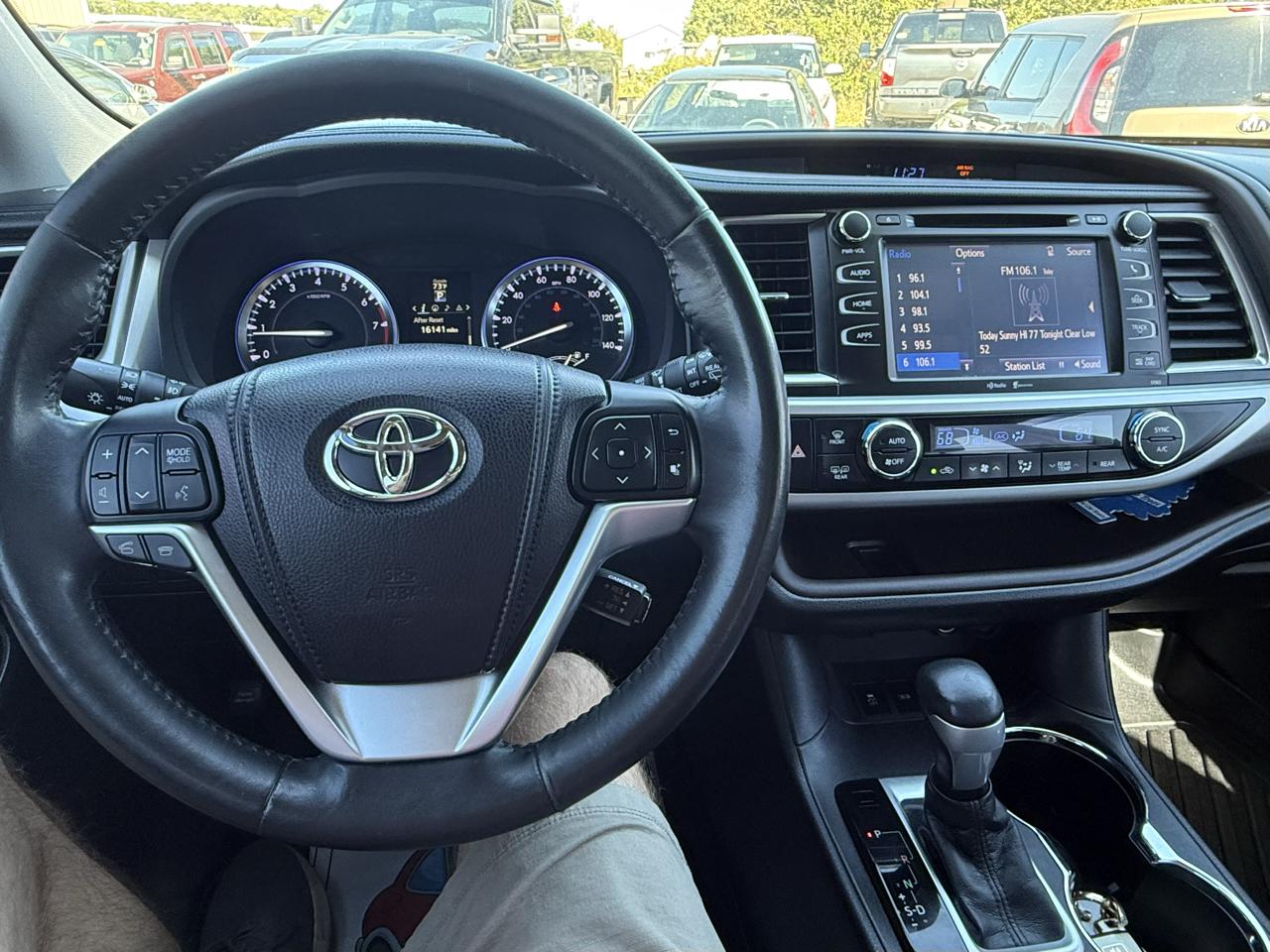 Toyota Highlander XLE AWD V6 2015