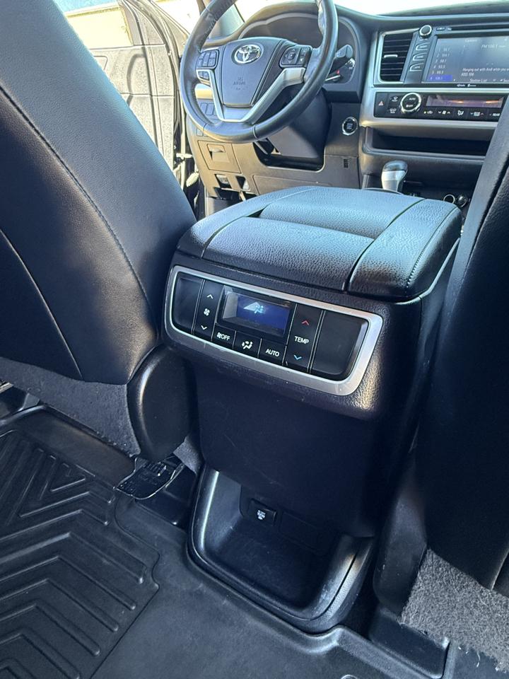 Toyota Highlander XLE AWD V6 2015