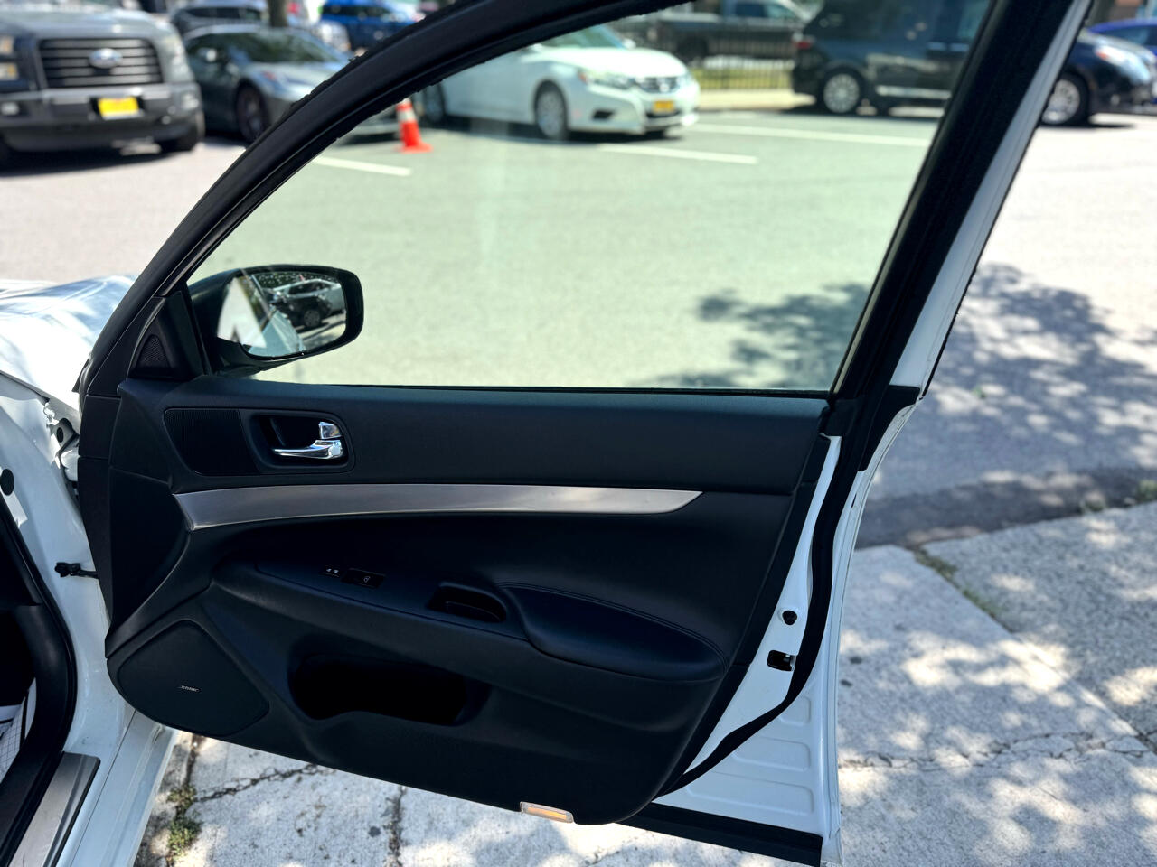 2015 Infiniti Q40 photo 11