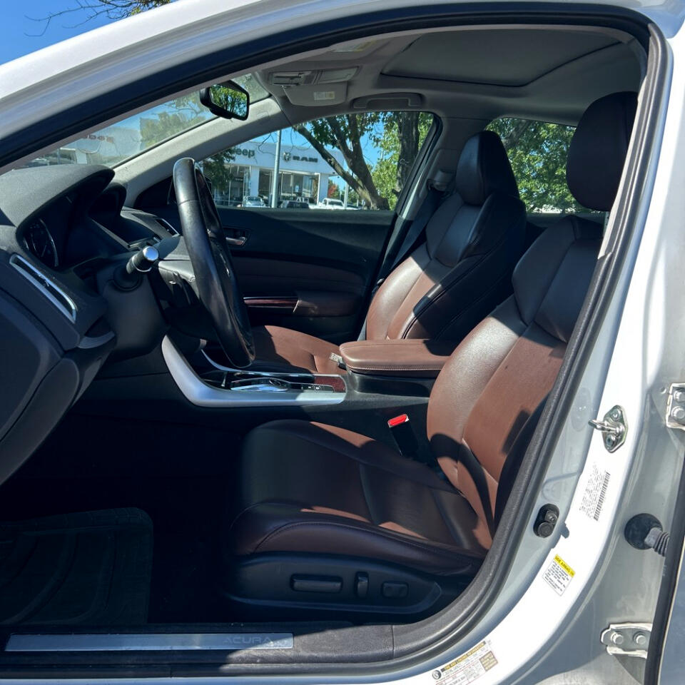 2017 Acura TLX photo 6