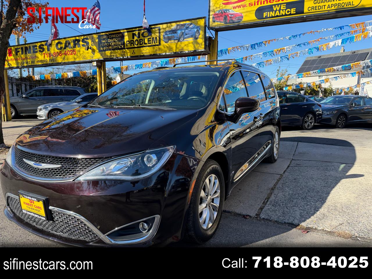 2019 Chrysler Pacifica Touring L's photo