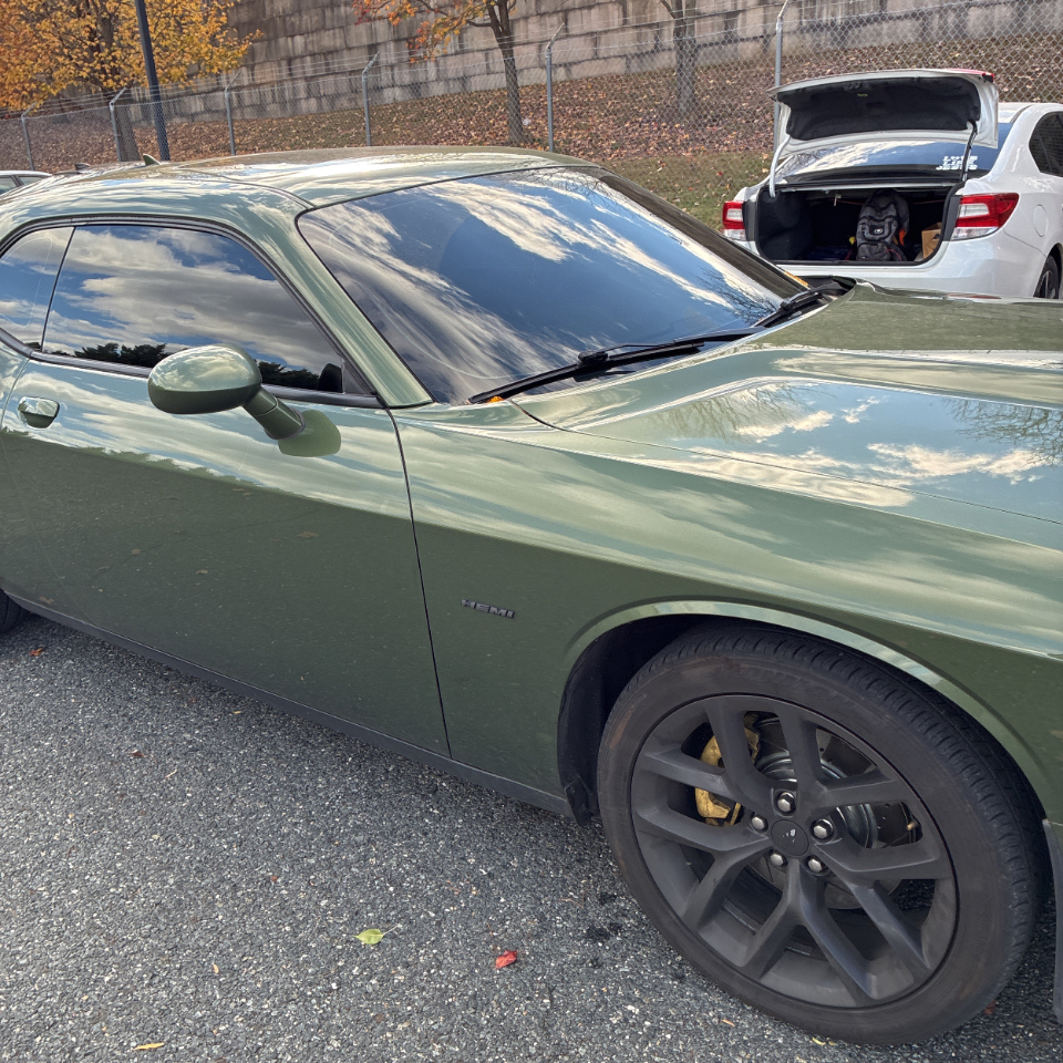 2019 Dodge Challenger R/T Plus photo 4