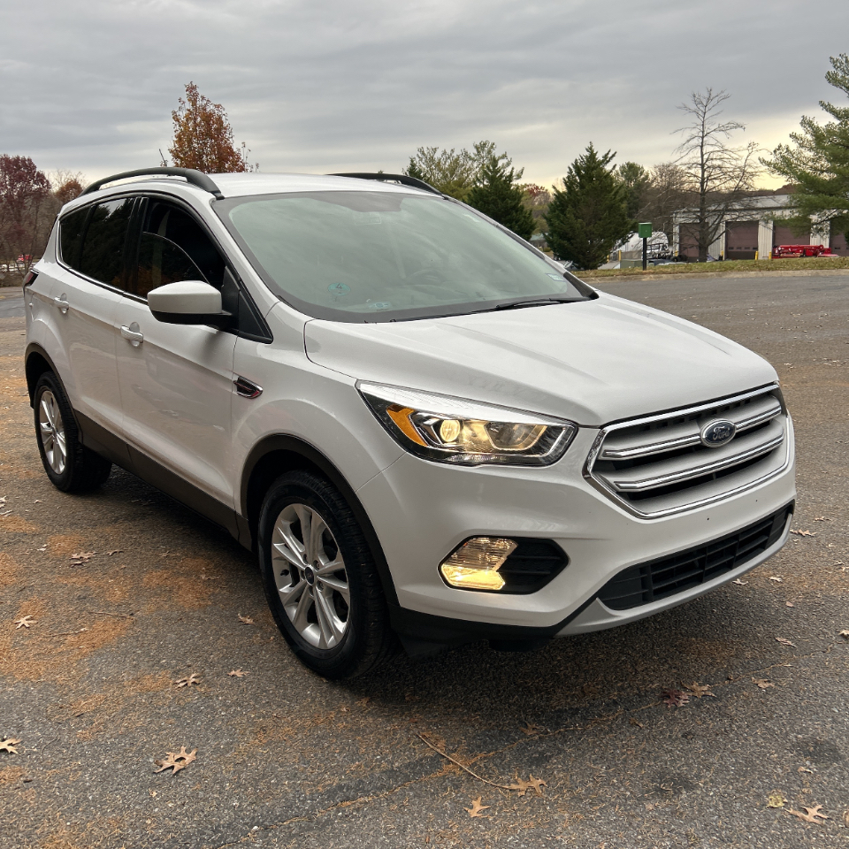 2018 Ford Escape SEL photo 2