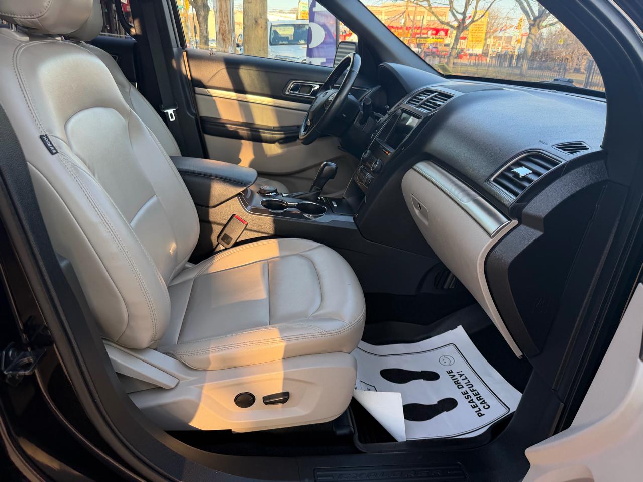 Ford Explorer XLT 4WD 2019