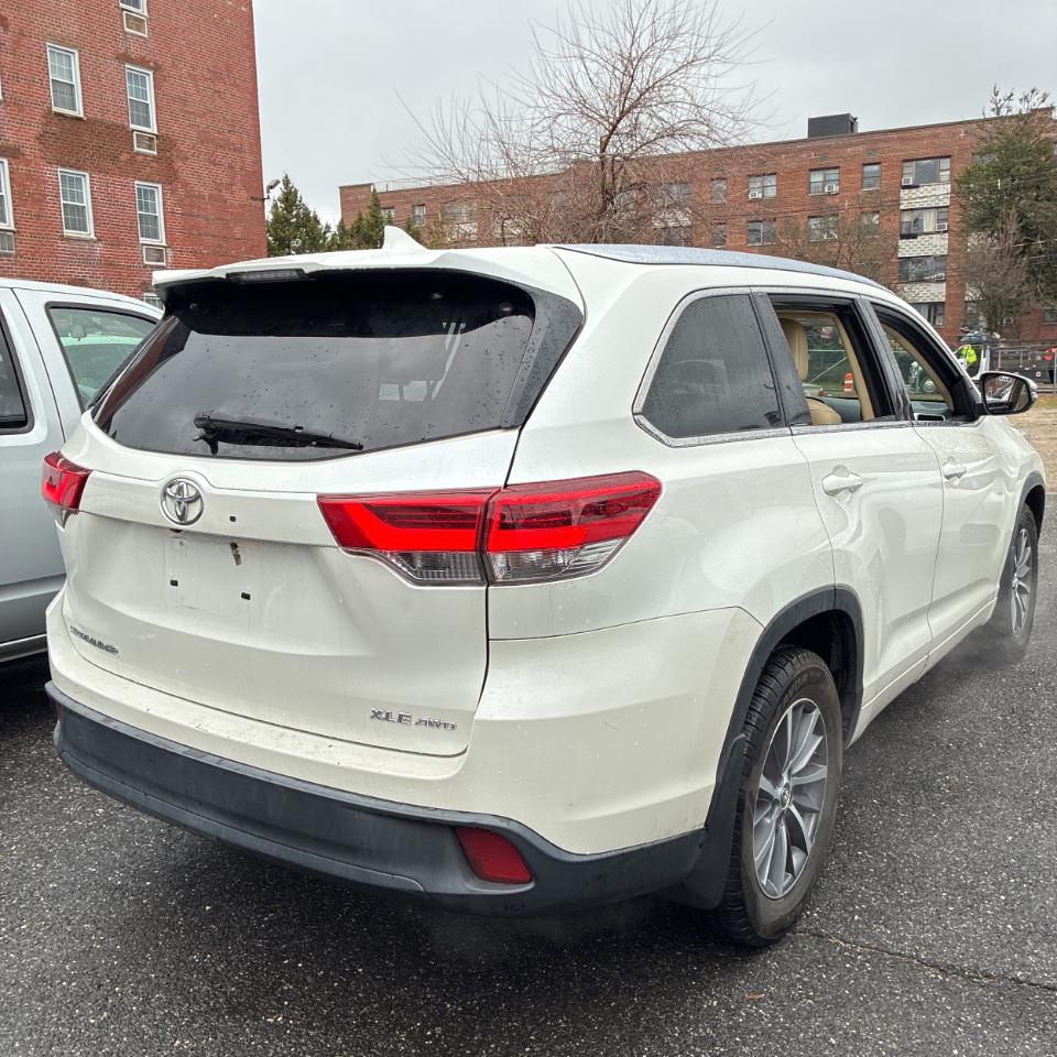 Toyota Highlander SE AWD V6 2018