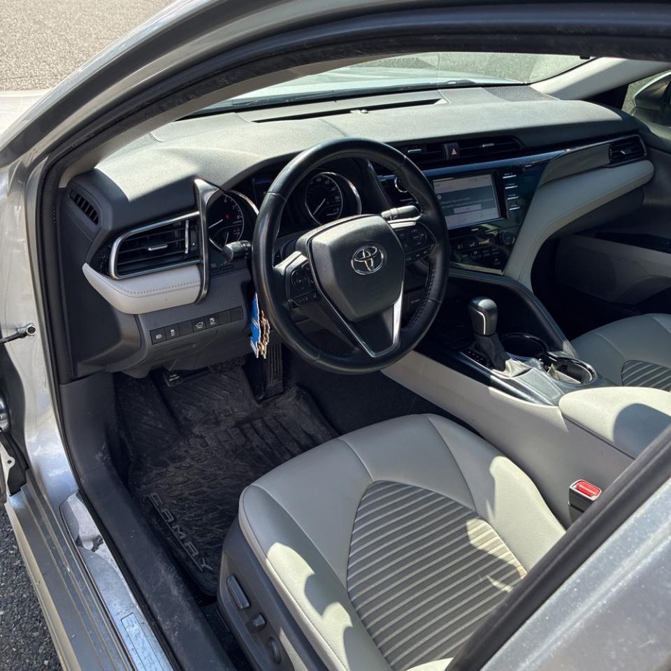 Toyota Camry SE 2020