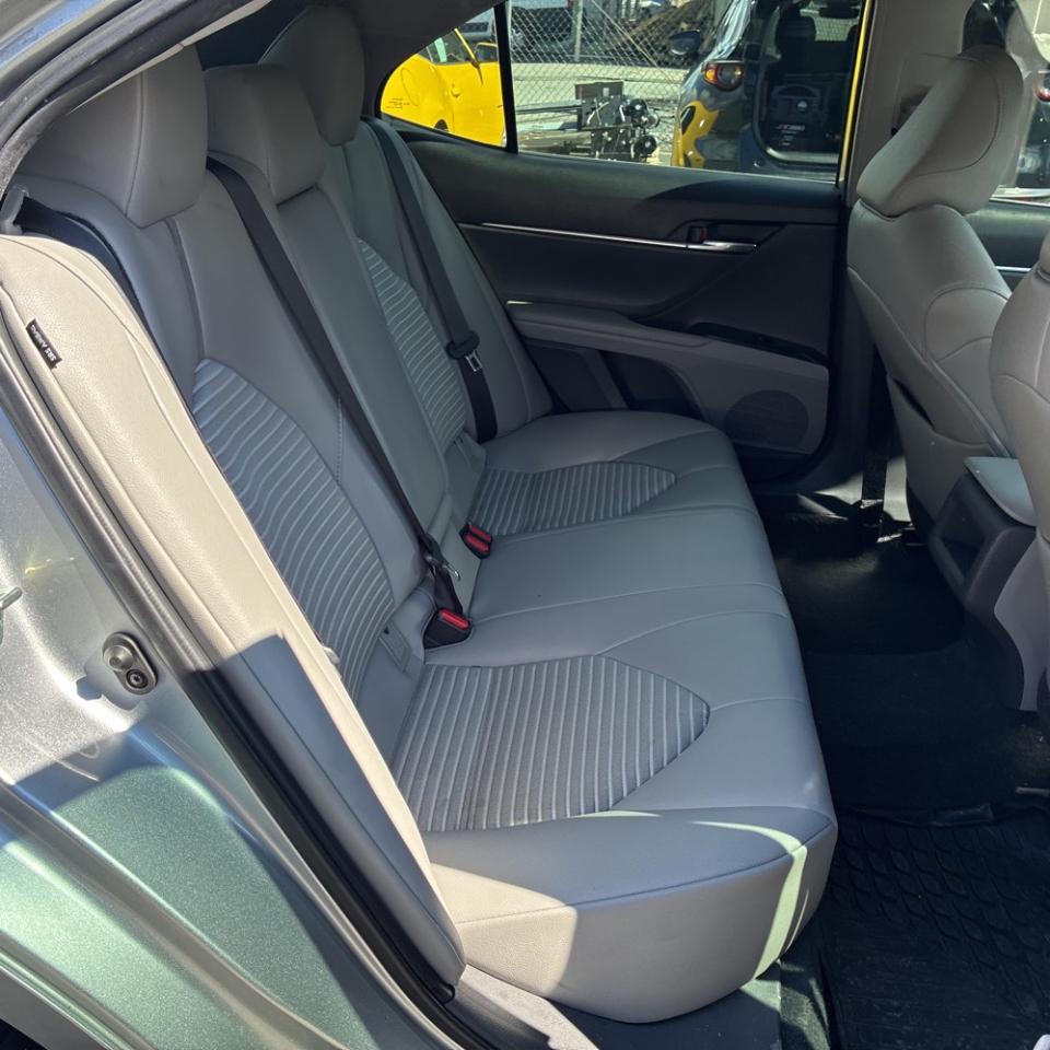 Toyota Camry SE 2020