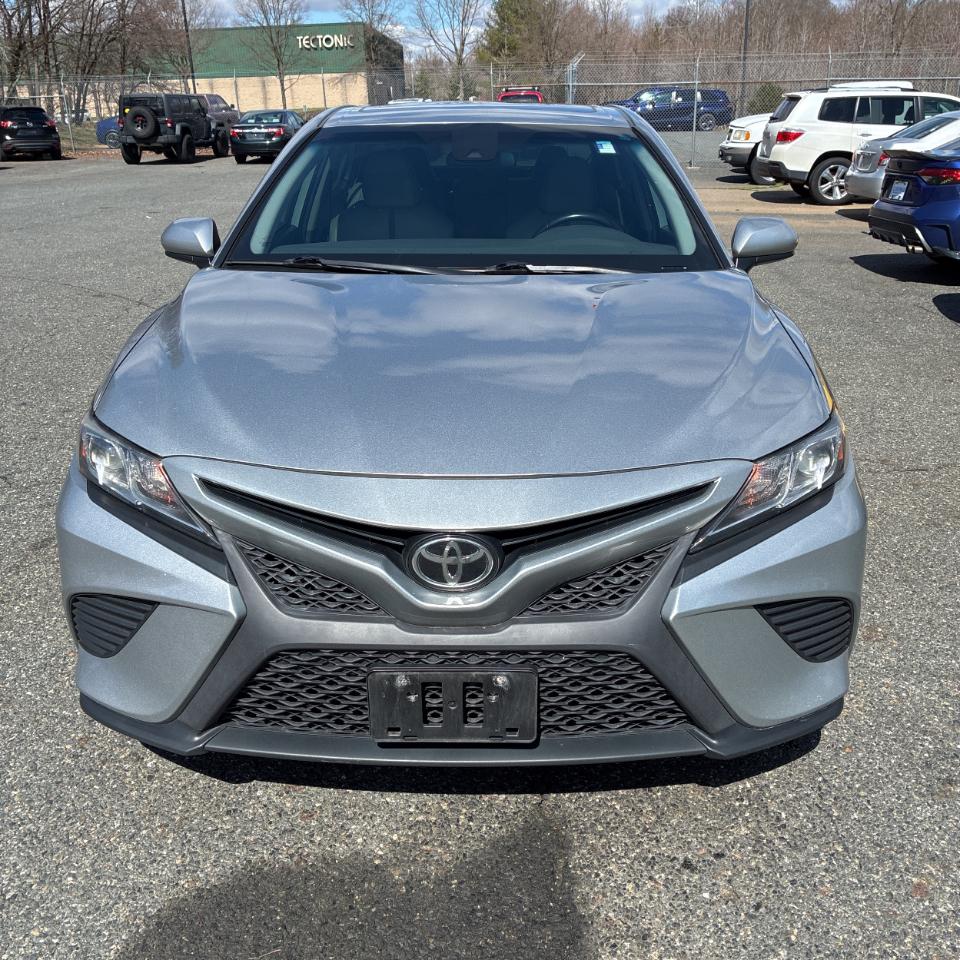 Toyota Camry SE 2020