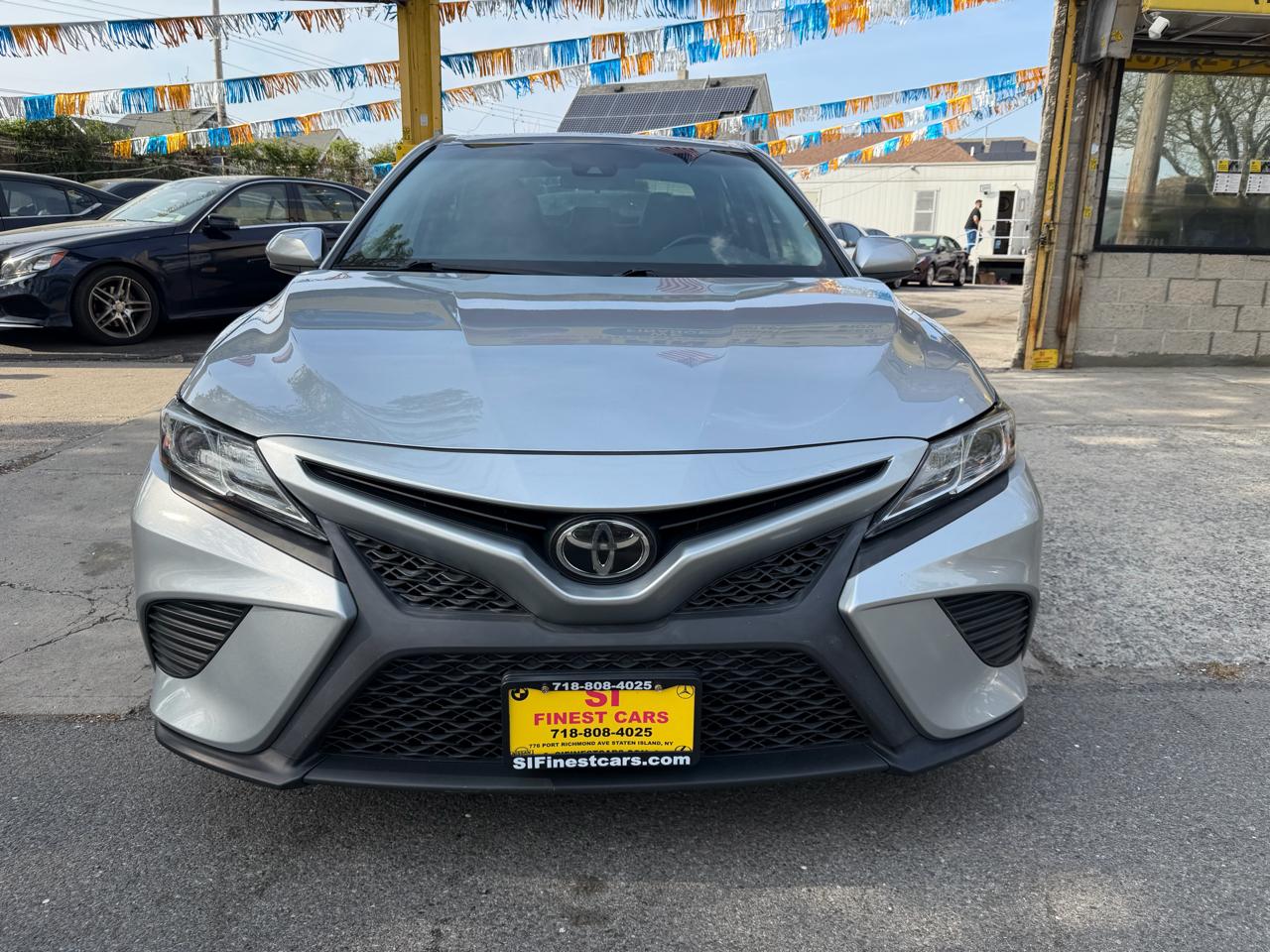 Toyota Camry SE 2020