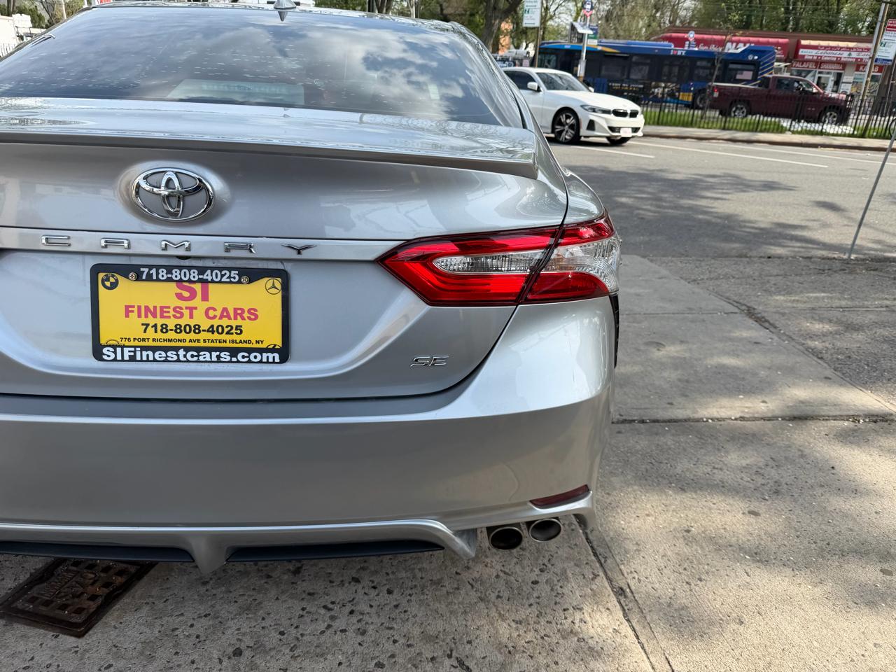 Toyota Camry SE 2020