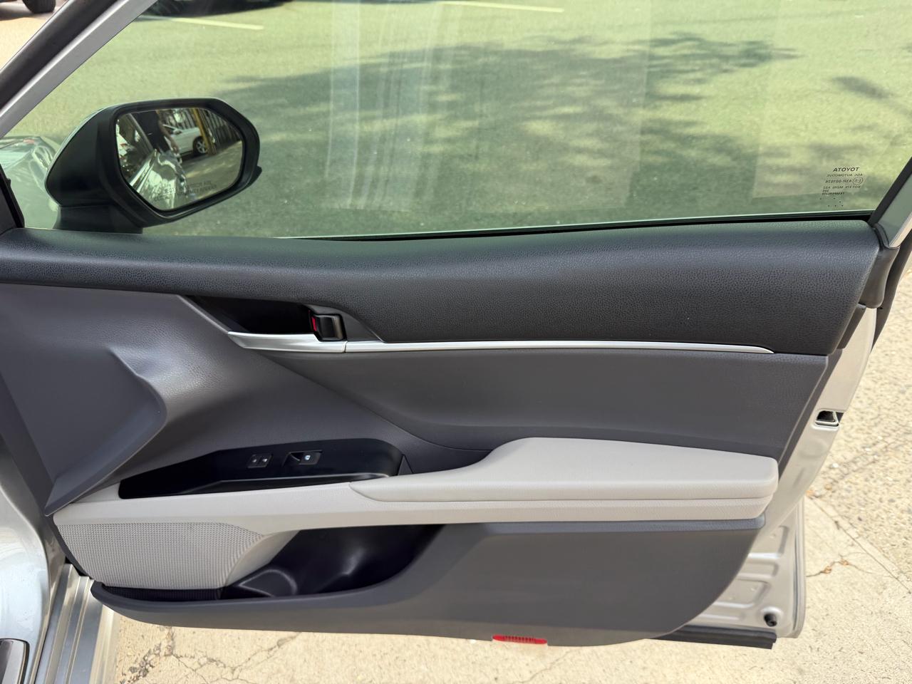 Toyota Camry SE 2020