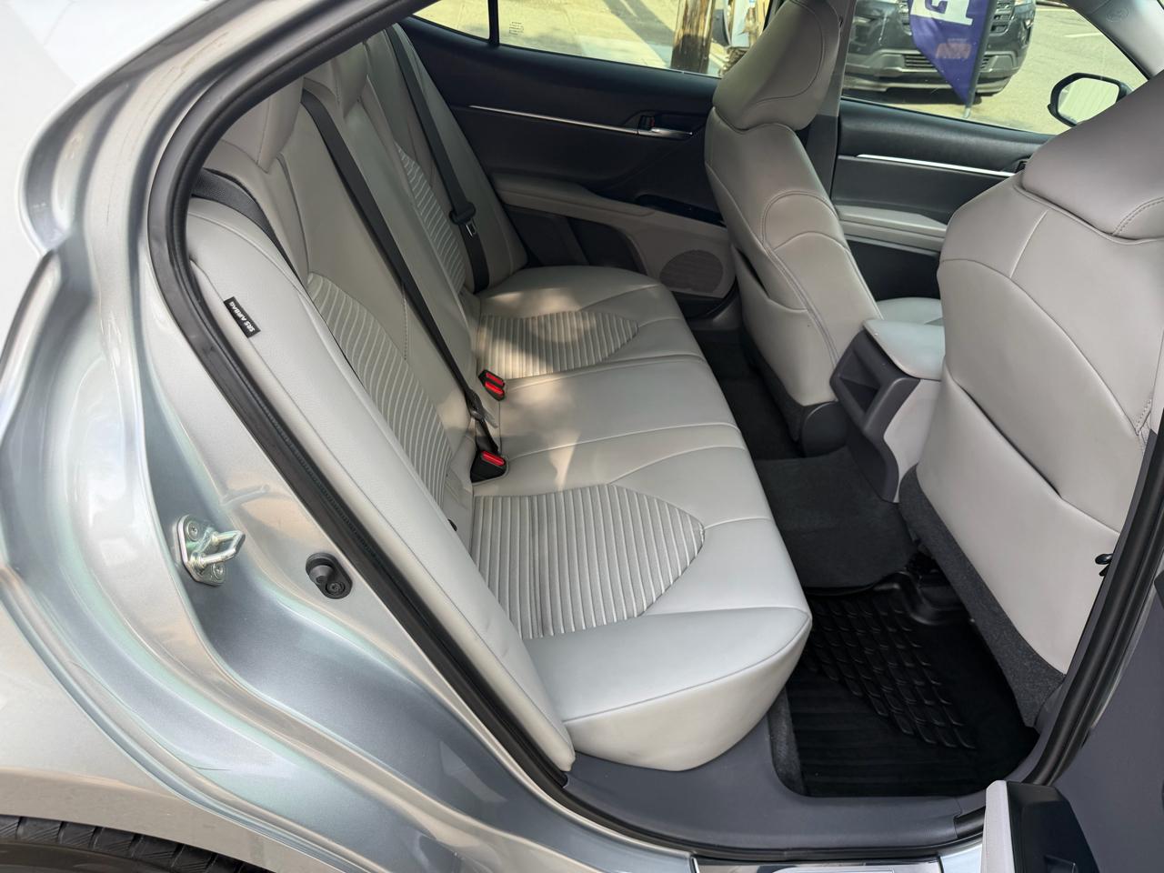 Toyota Camry SE 2020