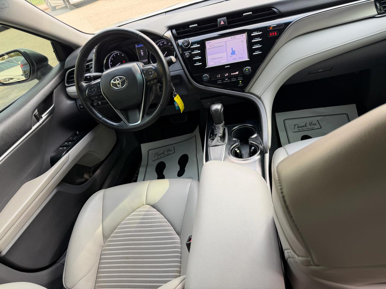 Toyota Camry SE 2020