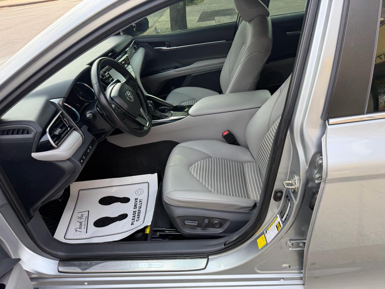 Toyota Camry SE 2020