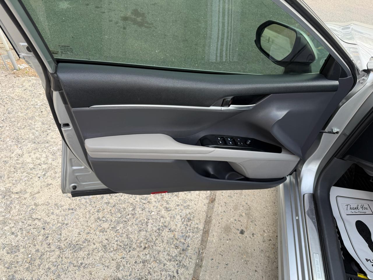 Toyota Camry SE 2020