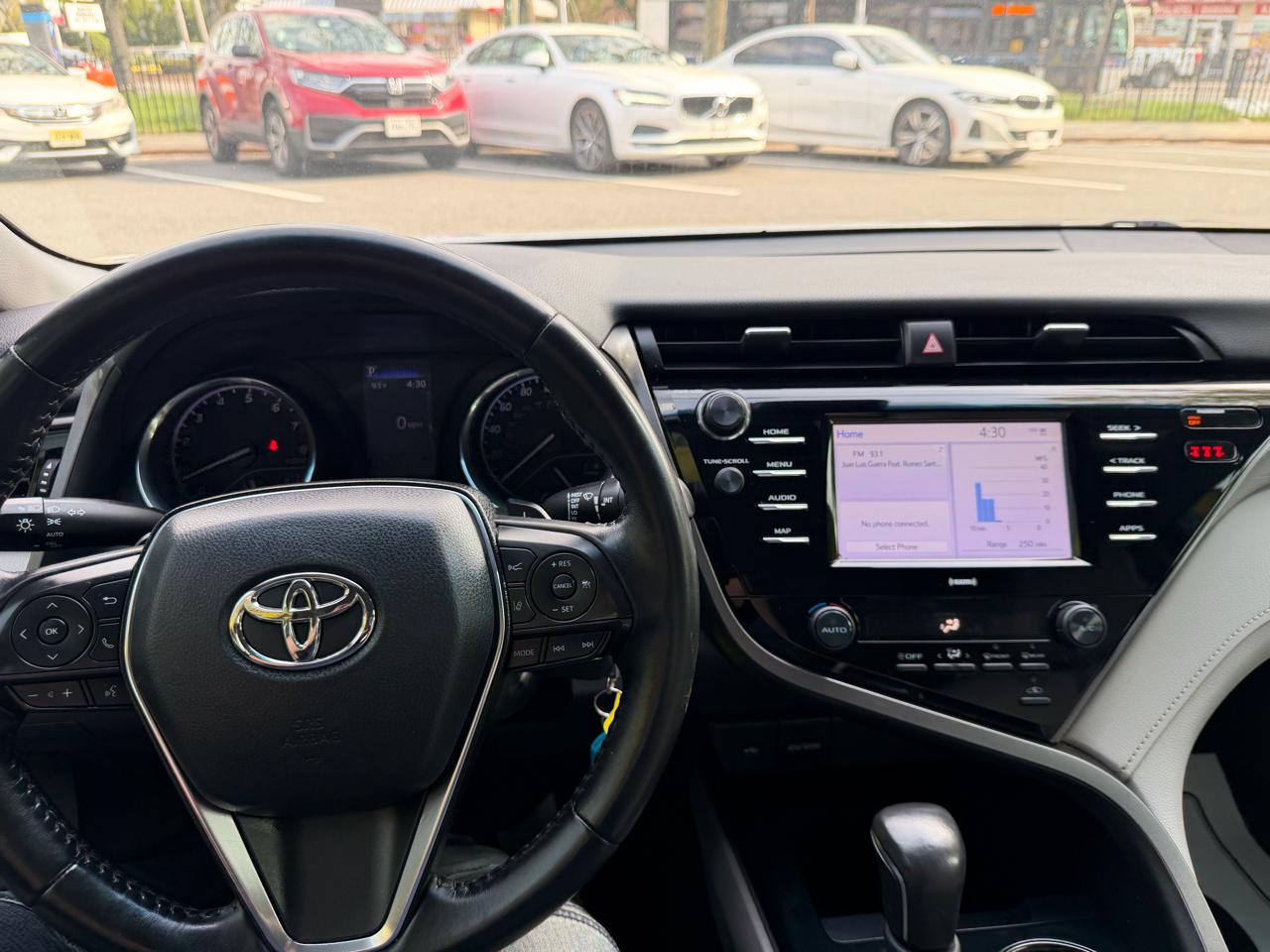 Toyota Camry SE 2020