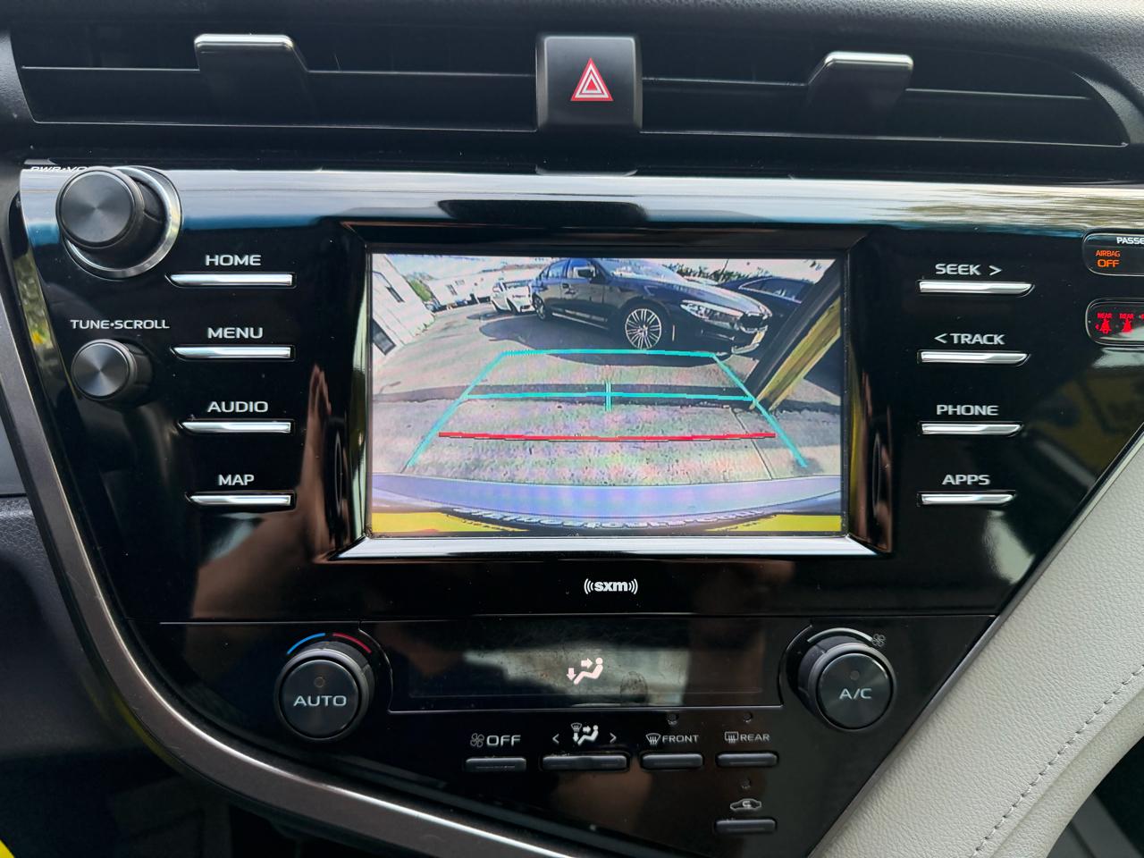 Toyota Camry SE 2020