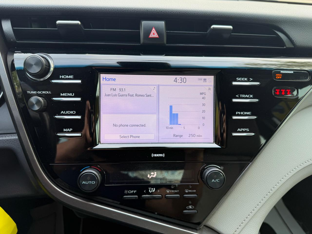 Toyota Camry SE 2020