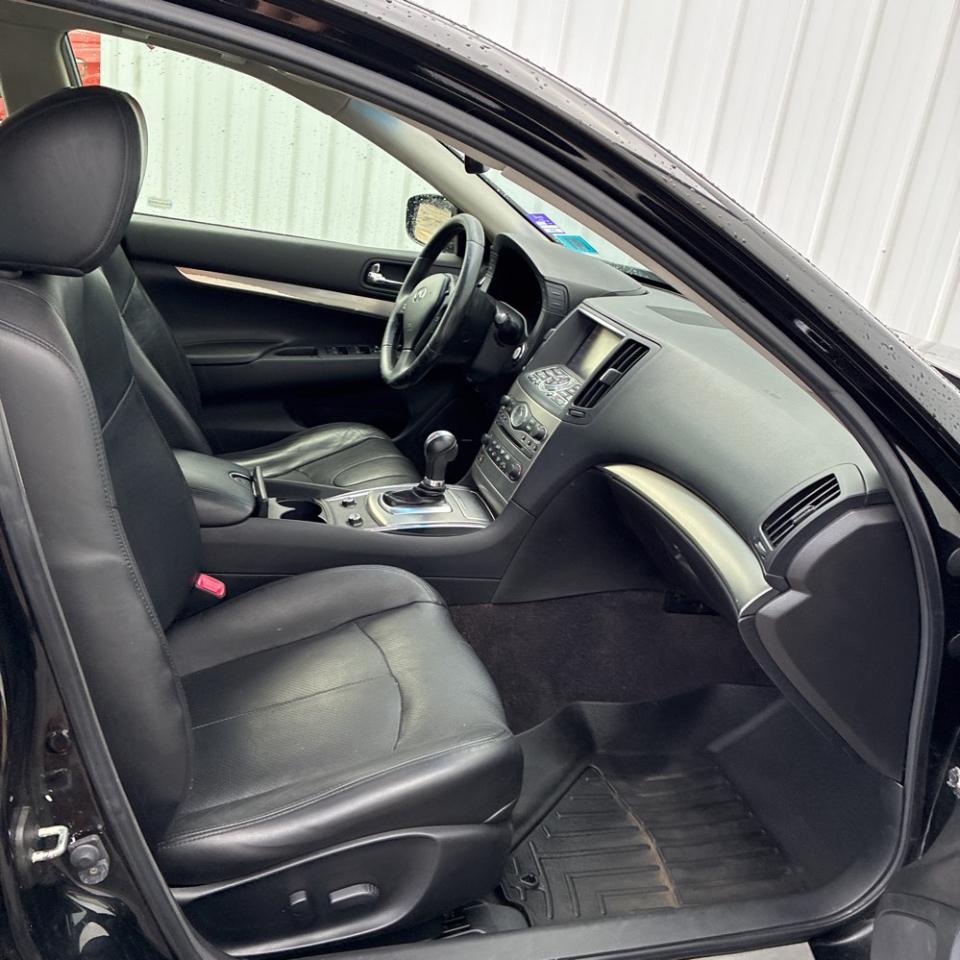 Infiniti Q40 RWD 2015