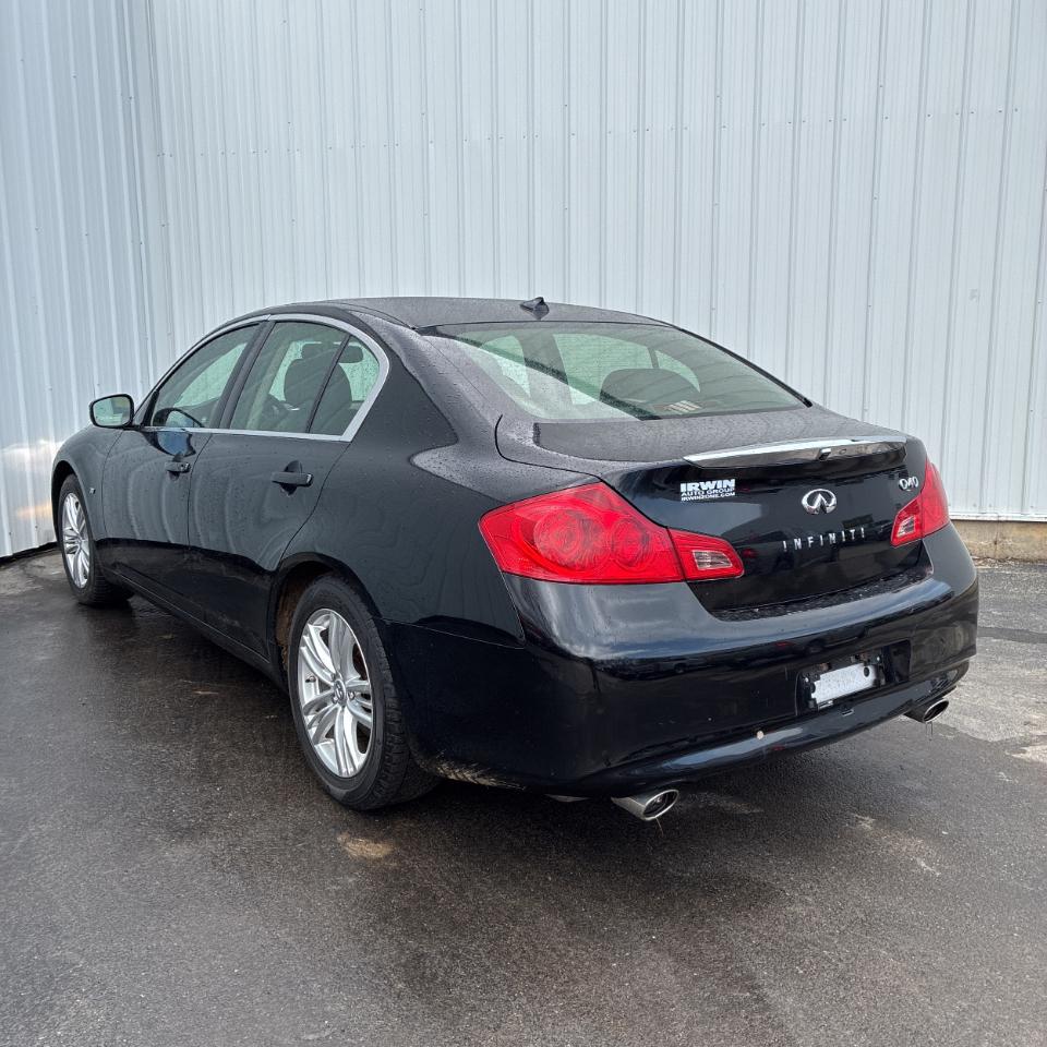 Infiniti Q40 RWD 2015