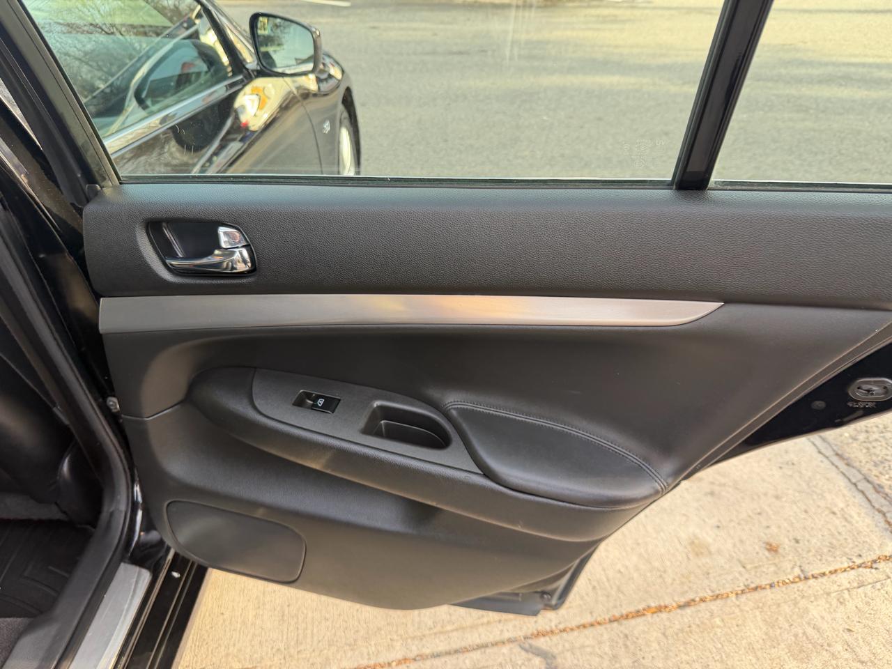 Infiniti Q40 RWD 2015