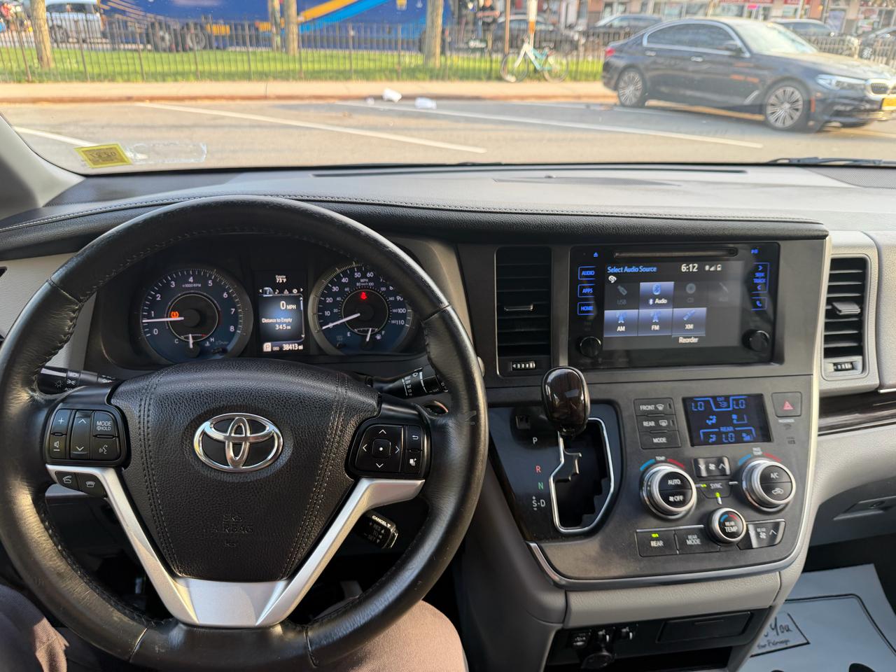 Toyota Sienna 5dr 7-Pass Van XLE FWD (Natl) 2017