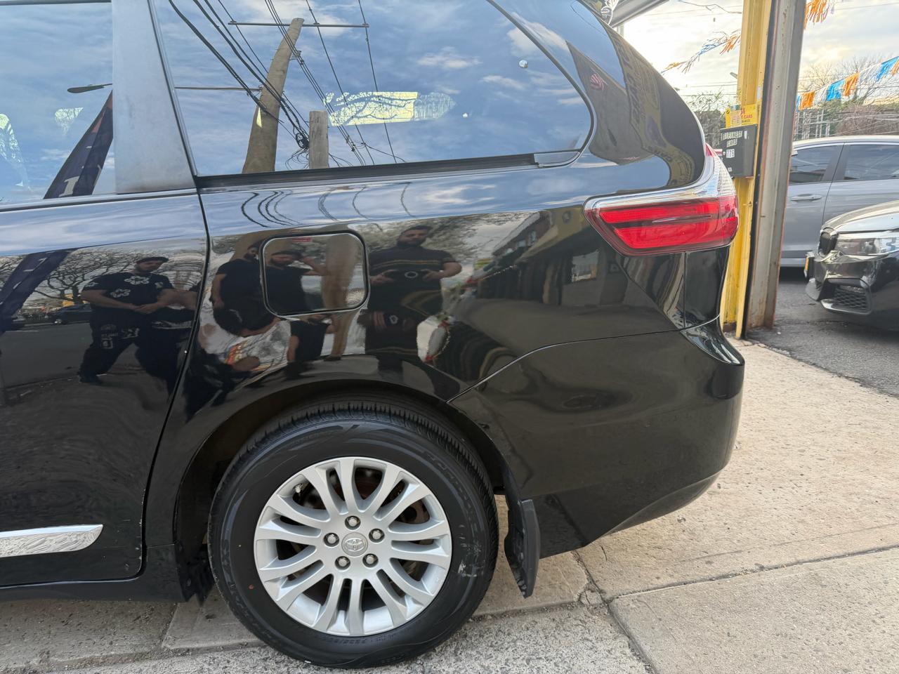 Toyota Sienna 5dr 7-Pass Van XLE FWD (Natl) 2017