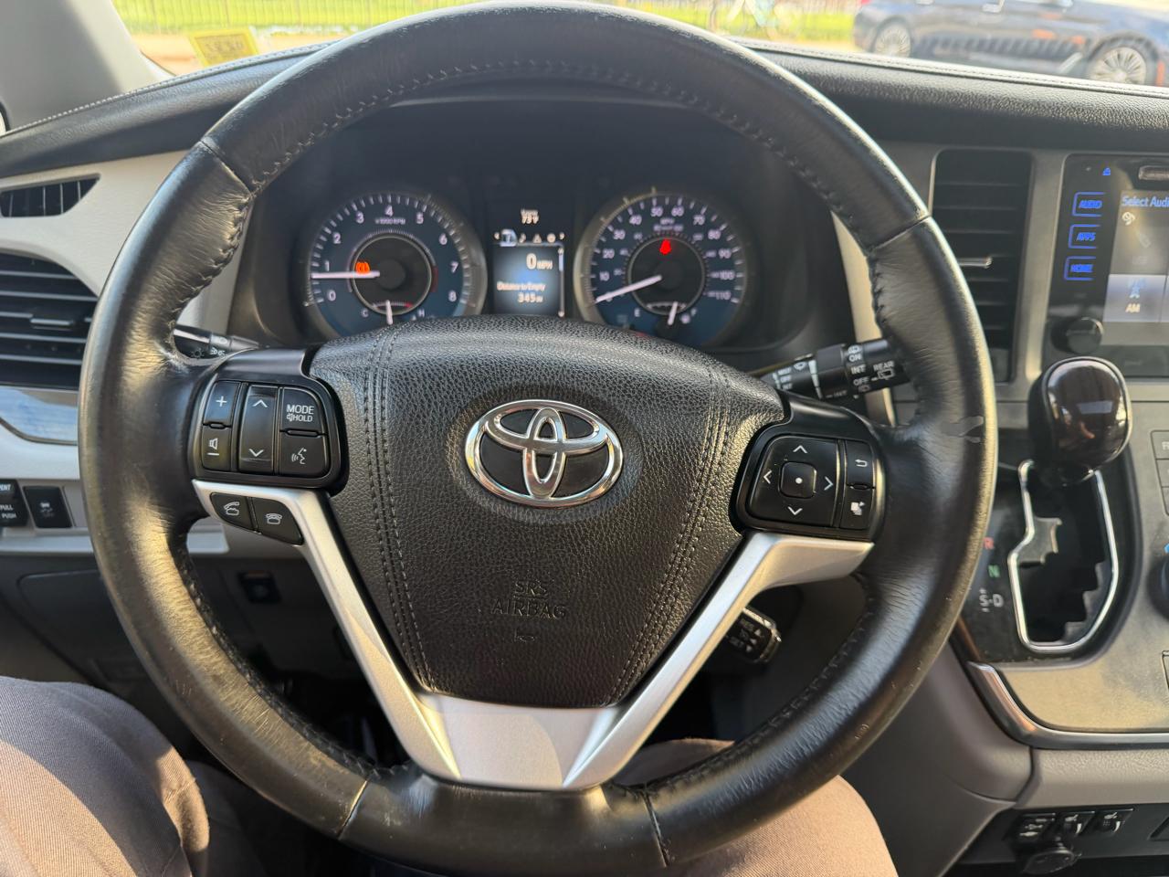 Toyota Sienna 5dr 7-Pass Van XLE FWD (Natl) 2017