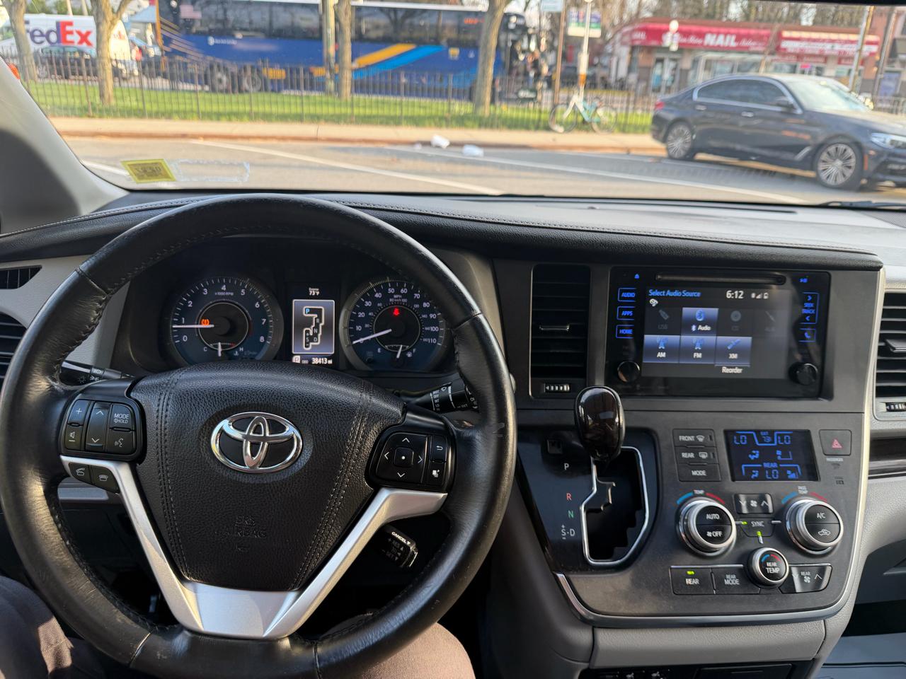 Toyota Sienna 5dr 7-Pass Van XLE FWD (Natl) 2017