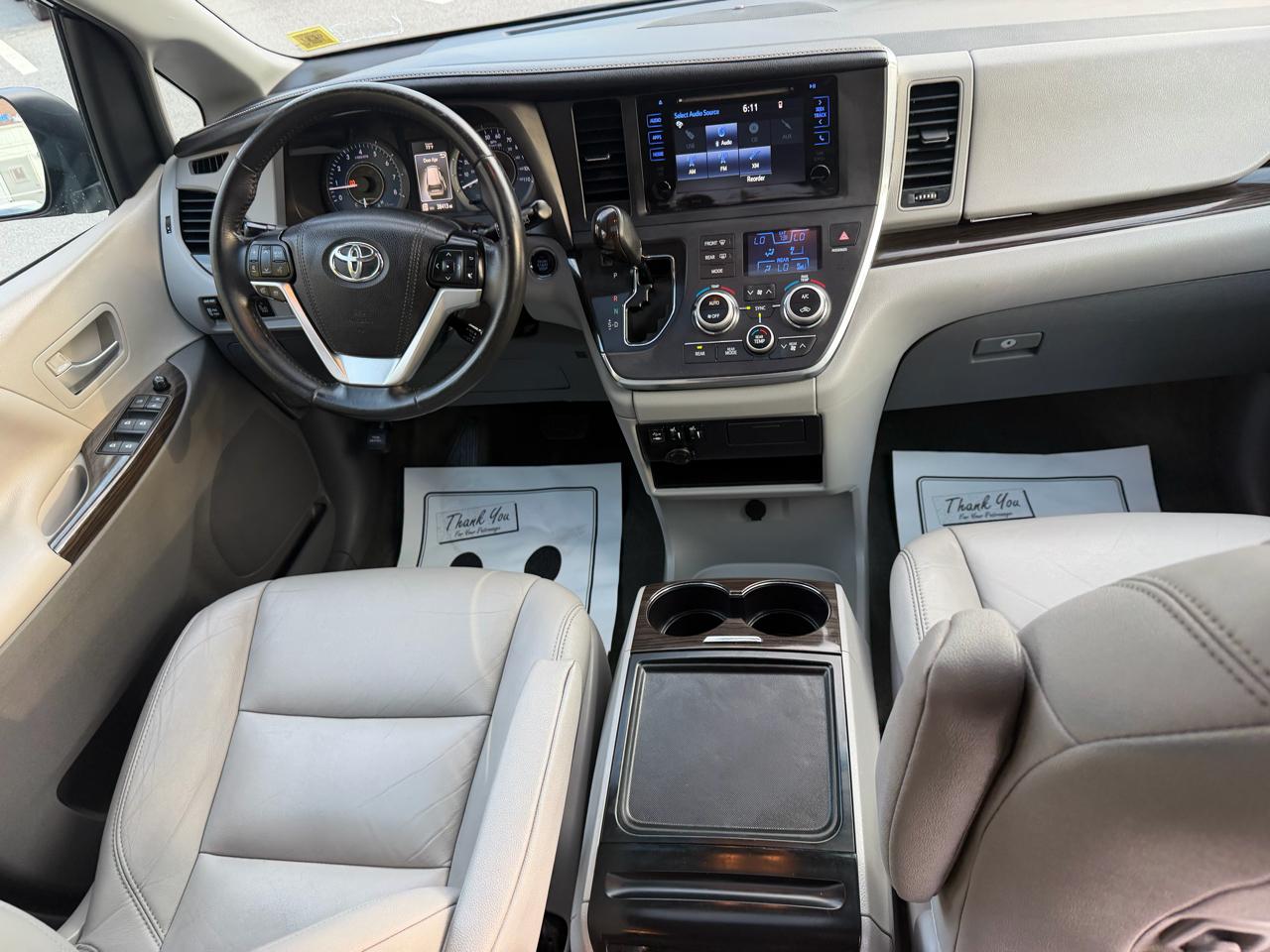 Toyota Sienna 5dr 7-Pass Van XLE FWD (Natl) 2017