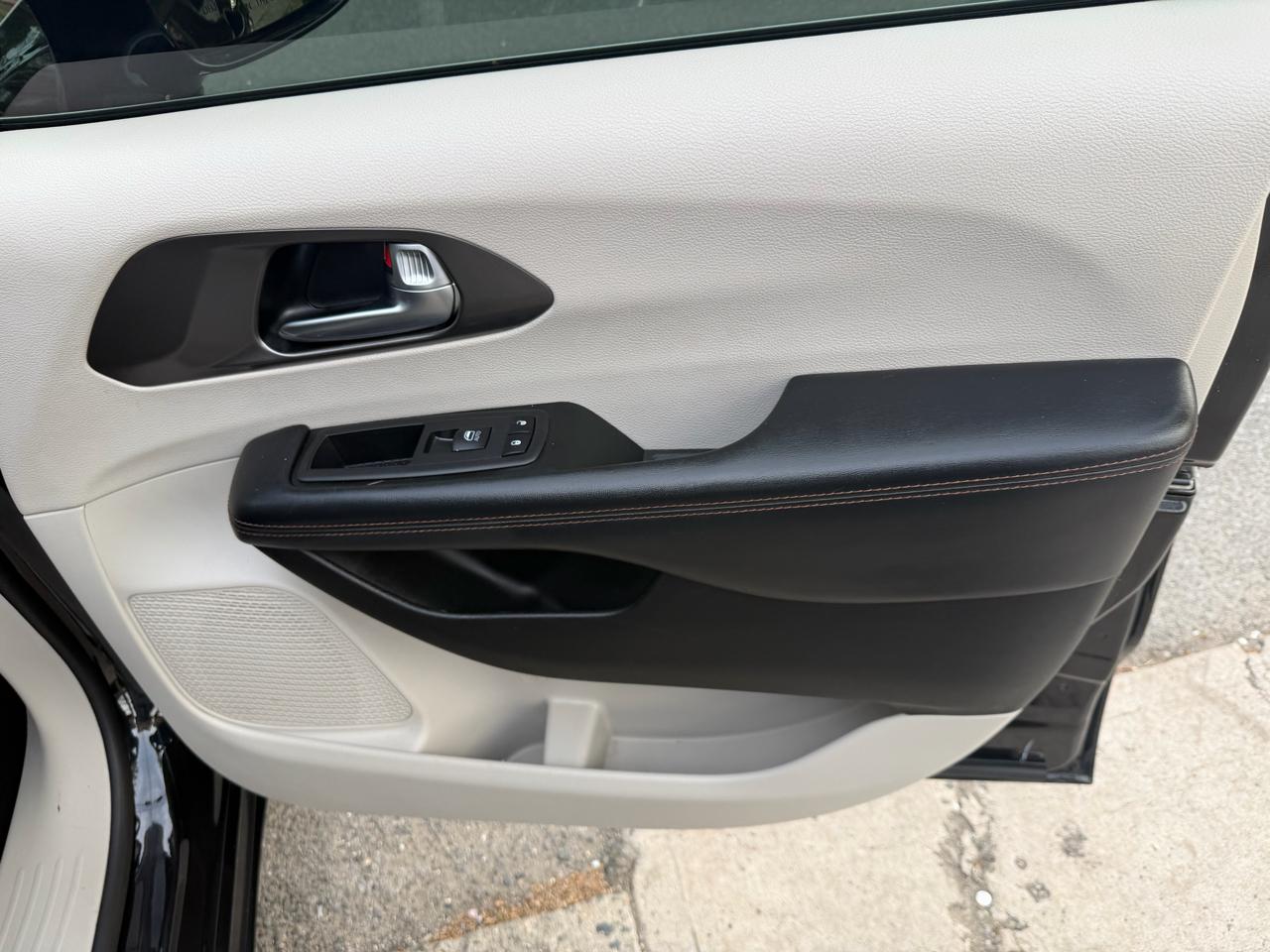 Chrysler Pacifica Touring-L 2020