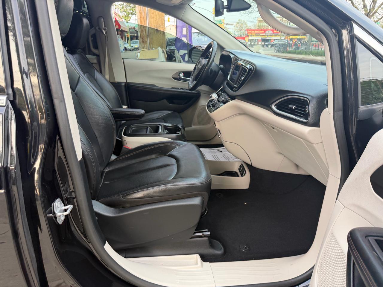 Chrysler Pacifica Touring-L 2020