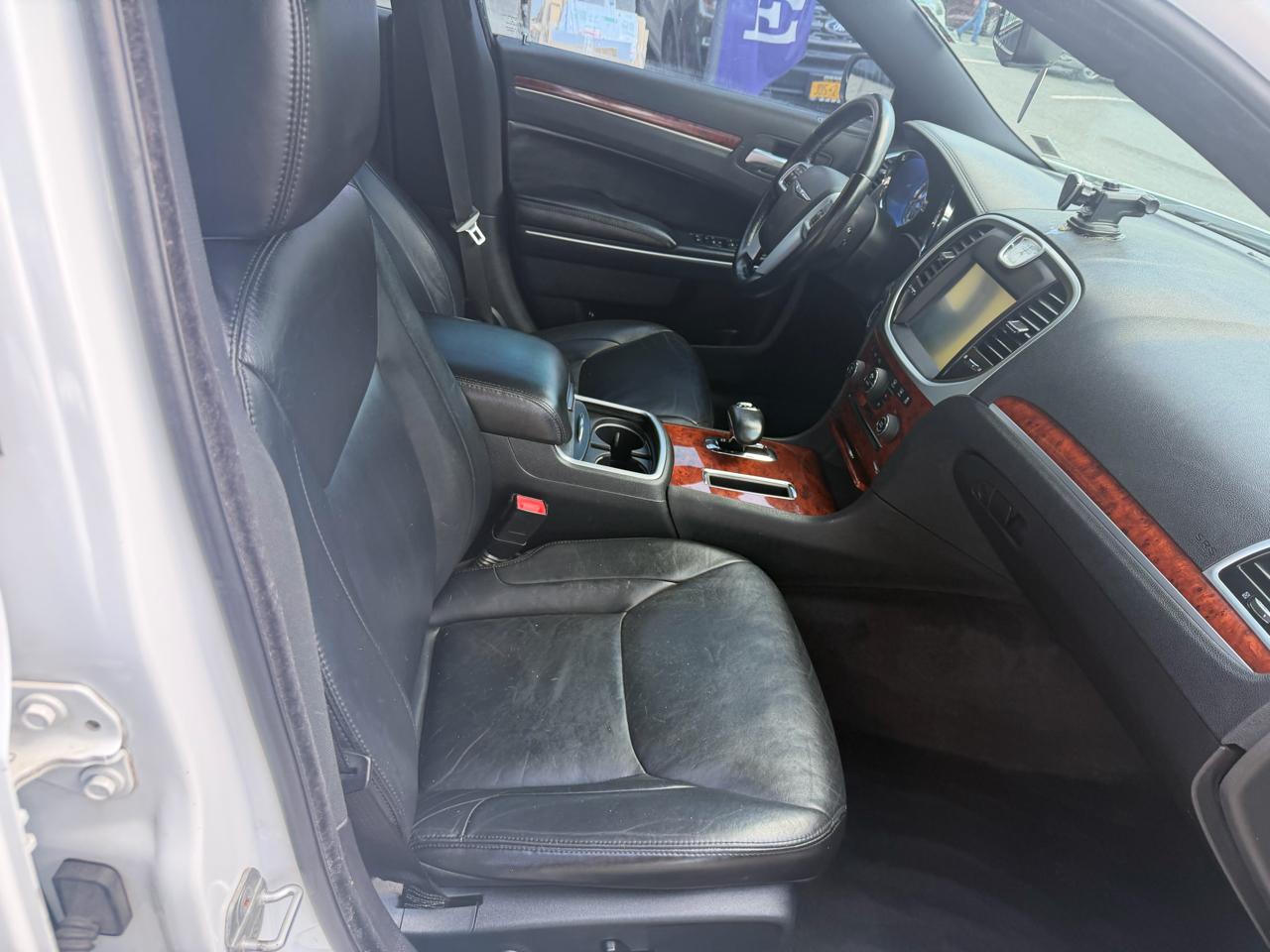 Chrysler 300 Limited RWD 2012