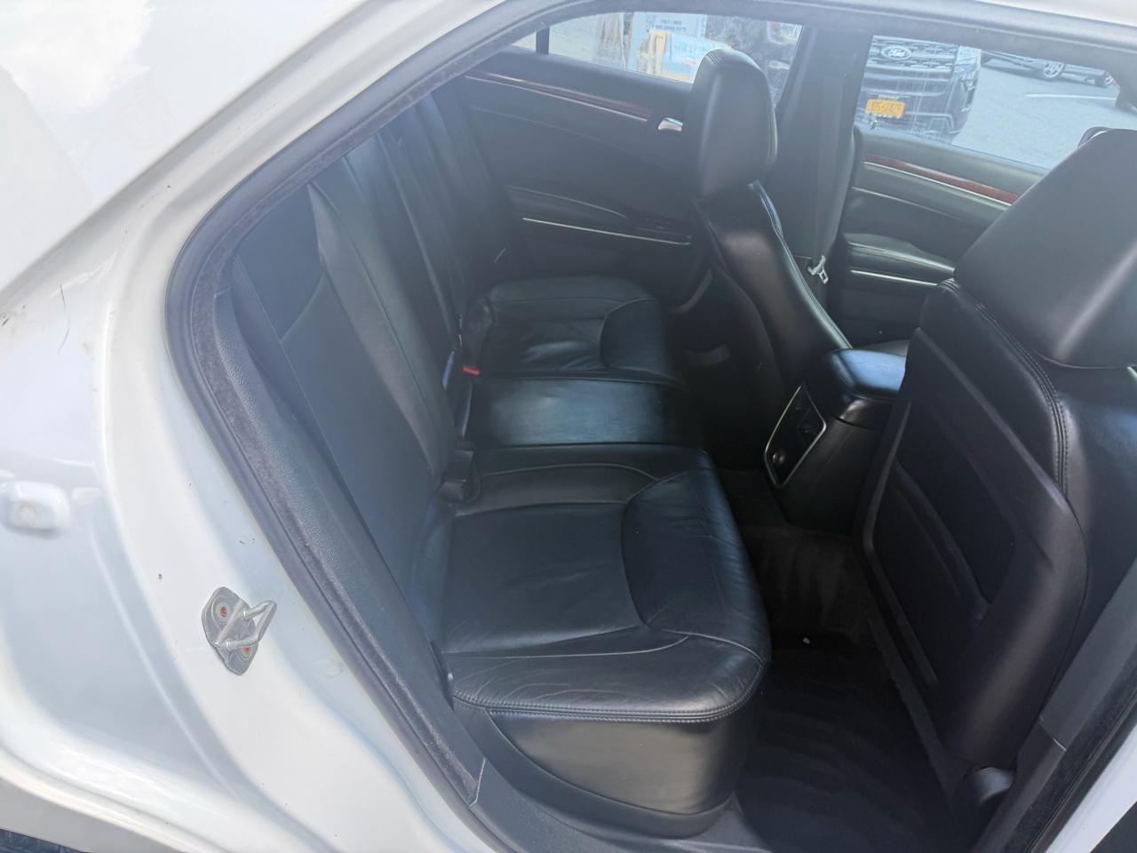 Chrysler 300 Limited RWD 2012