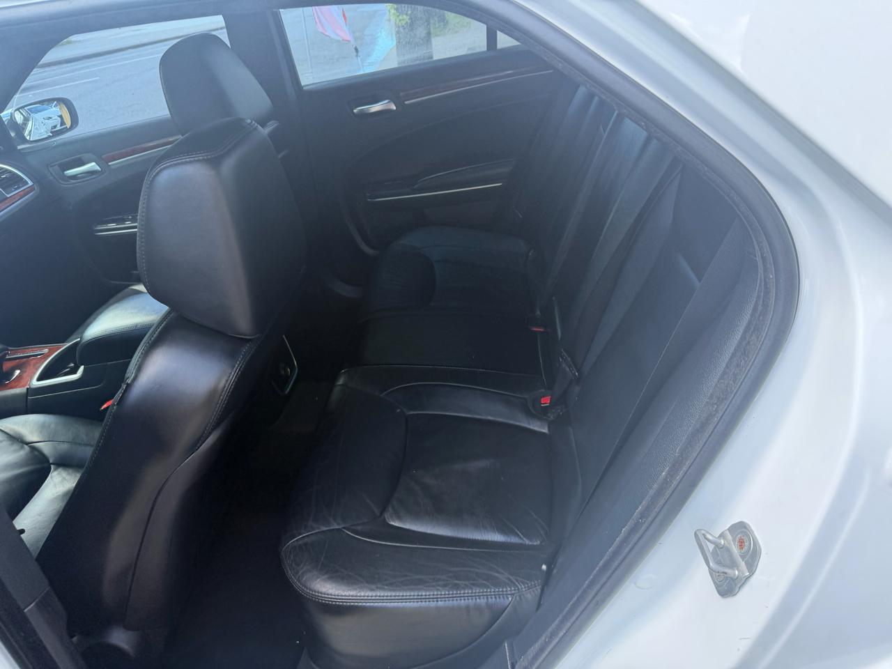 Chrysler 300 Limited RWD 2012