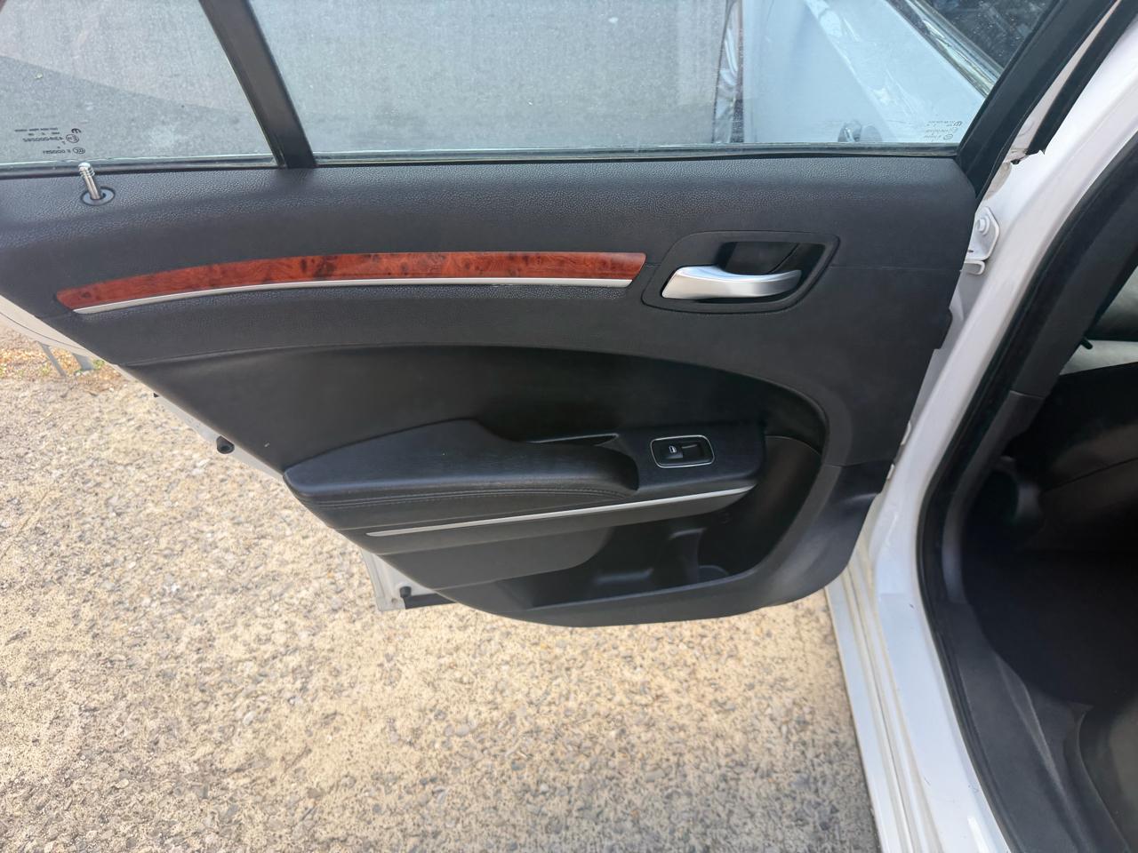 Chrysler 300 Limited RWD 2012