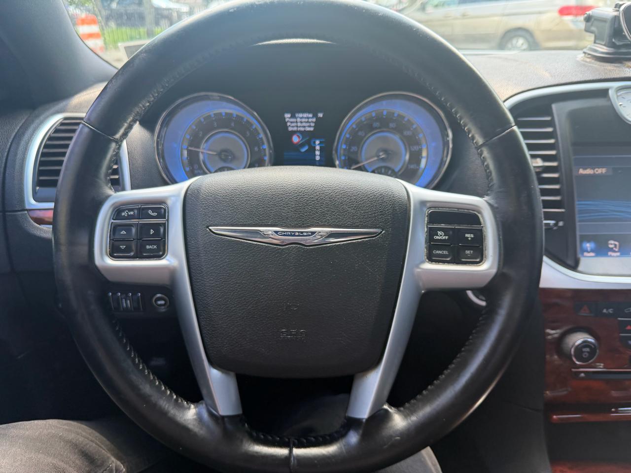 Chrysler 300 Limited RWD 2012