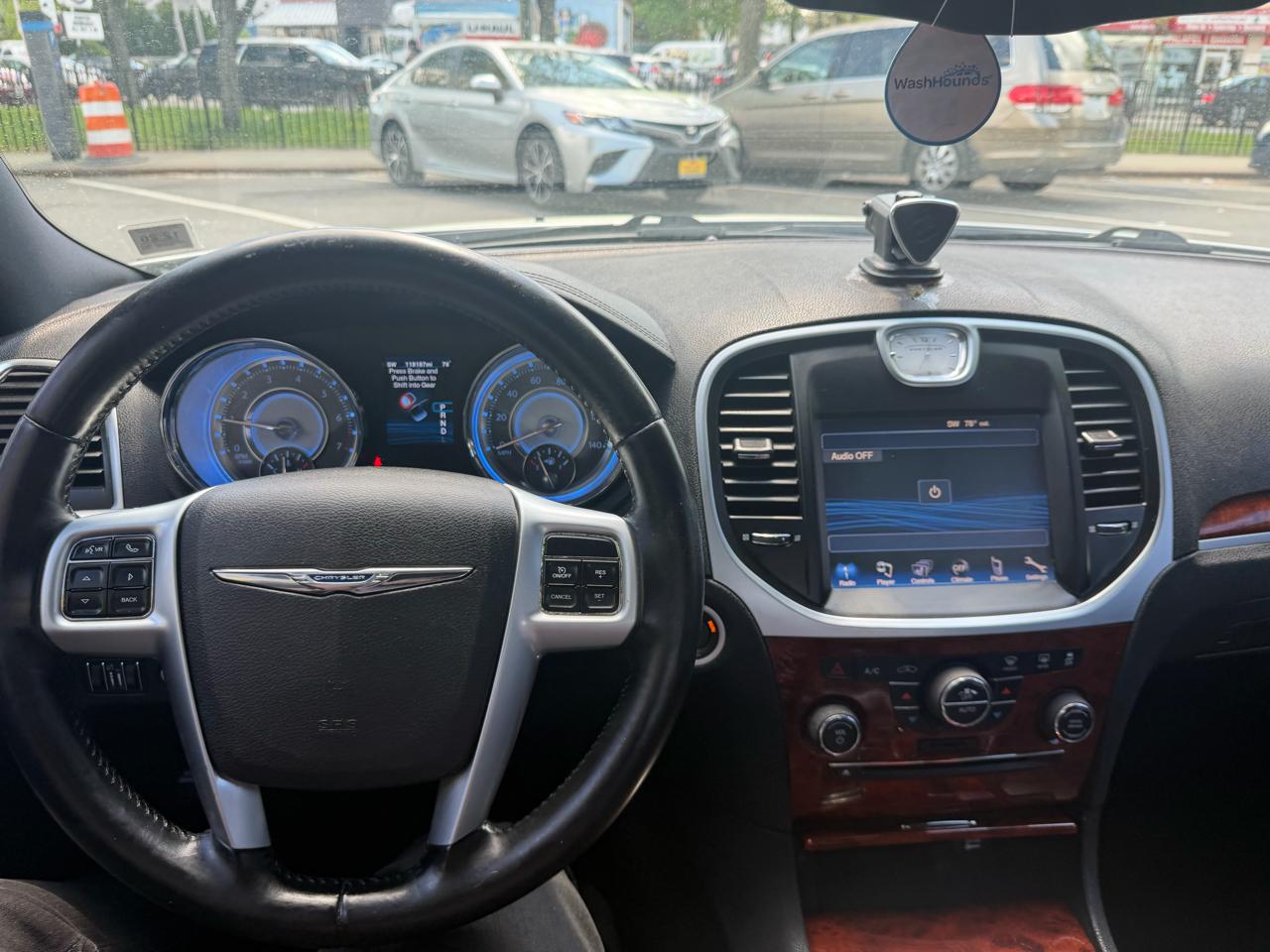 Chrysler 300 Limited RWD 2012