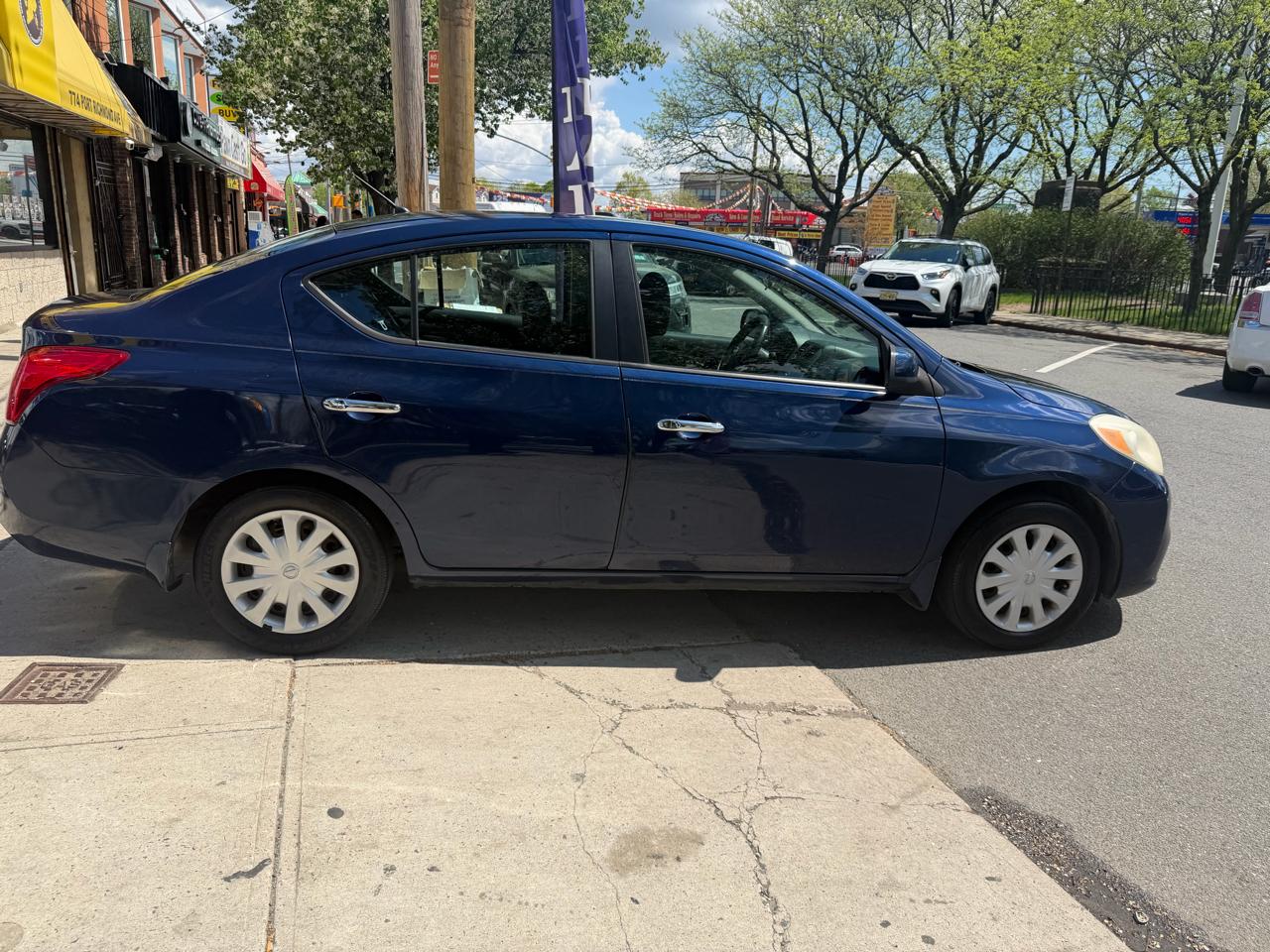 Nissan Versa 1.6 S Sedan 2012