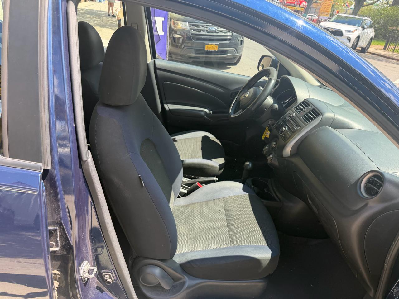 Nissan Versa 1.6 S Sedan 2012